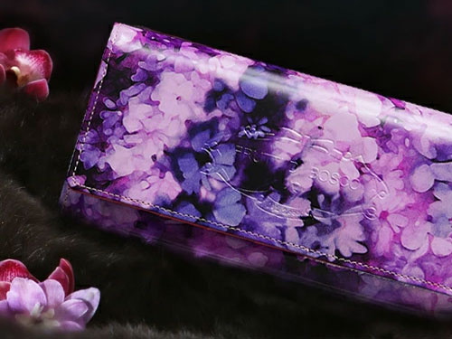紫のお財布で毎日をハッピーに過ごそう