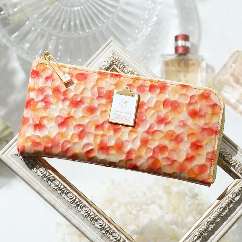 風水的に効果のあるオレンジ色の財布｜HerSchedule（ハースケジュール）eau de Lumiere（オーデリュミエ）