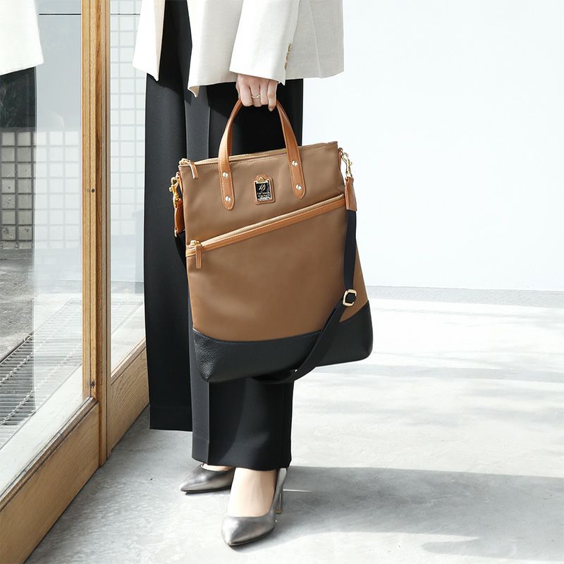 30代女性におすすめな人気の通勤バッグは、HerScheduleのスラッシュ